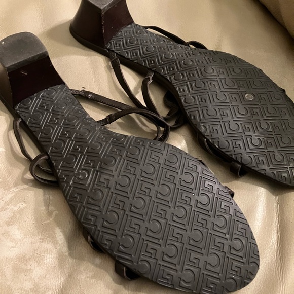 Liz Claiborne brown strappy slides - Picture 7 of 7